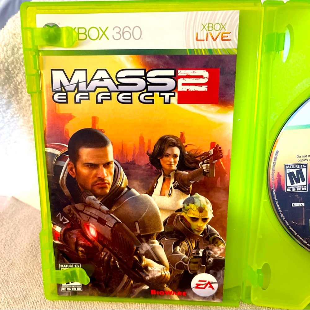 Mass Effect 2 Xbox 360 2010) Complete Discs In Mint Condition CIB Check Pictures